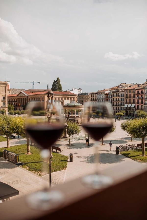 โรงแรมกรัน ลา เปร์ลา ปัมโปลนา ภายนอก รูปภาพ Wine in Logroño