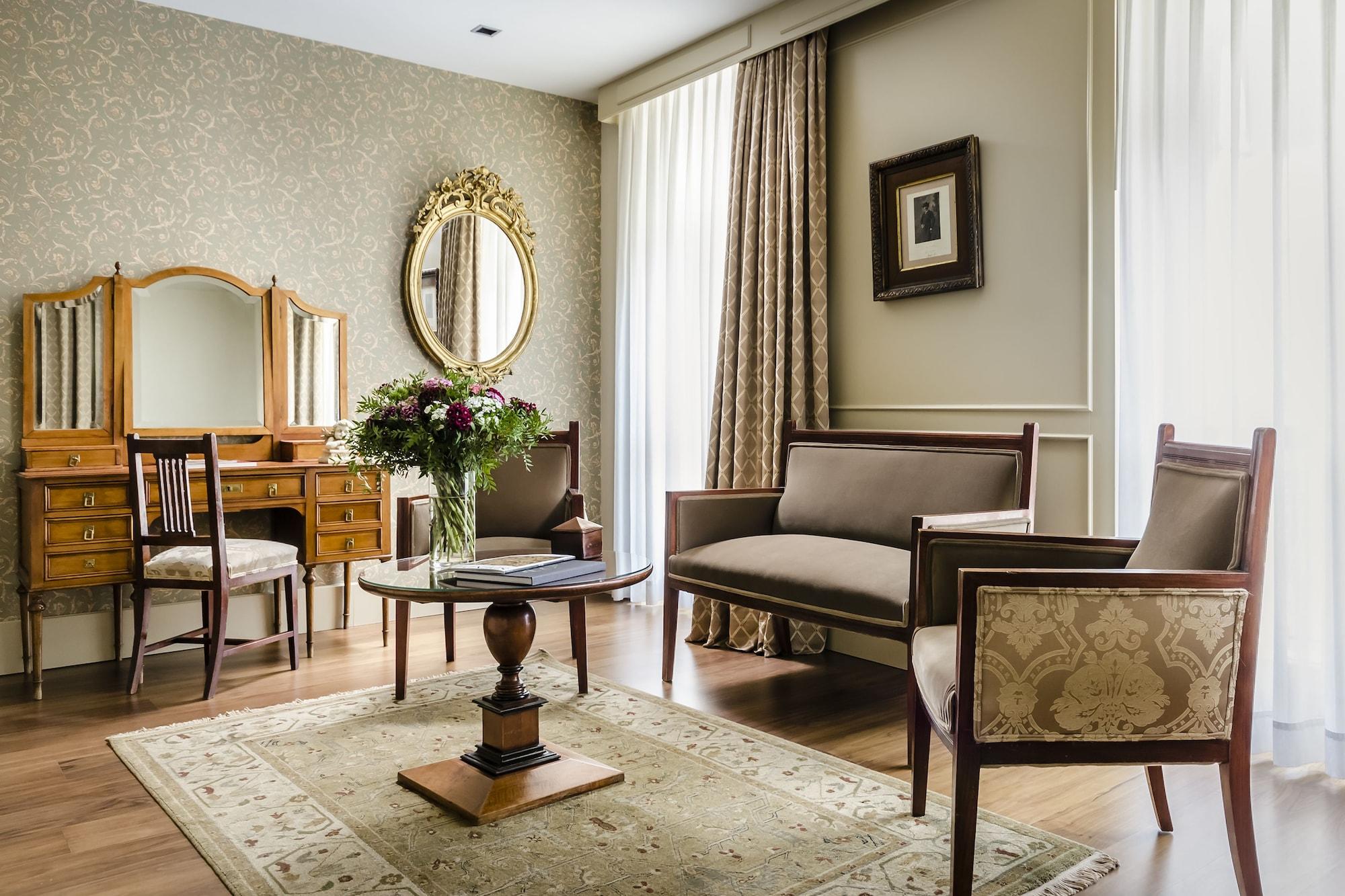 โรงแรมกรัน ลา เปร์ลา ปัมโปลนา ภายนอก รูปภาพ A suite at the Hotel