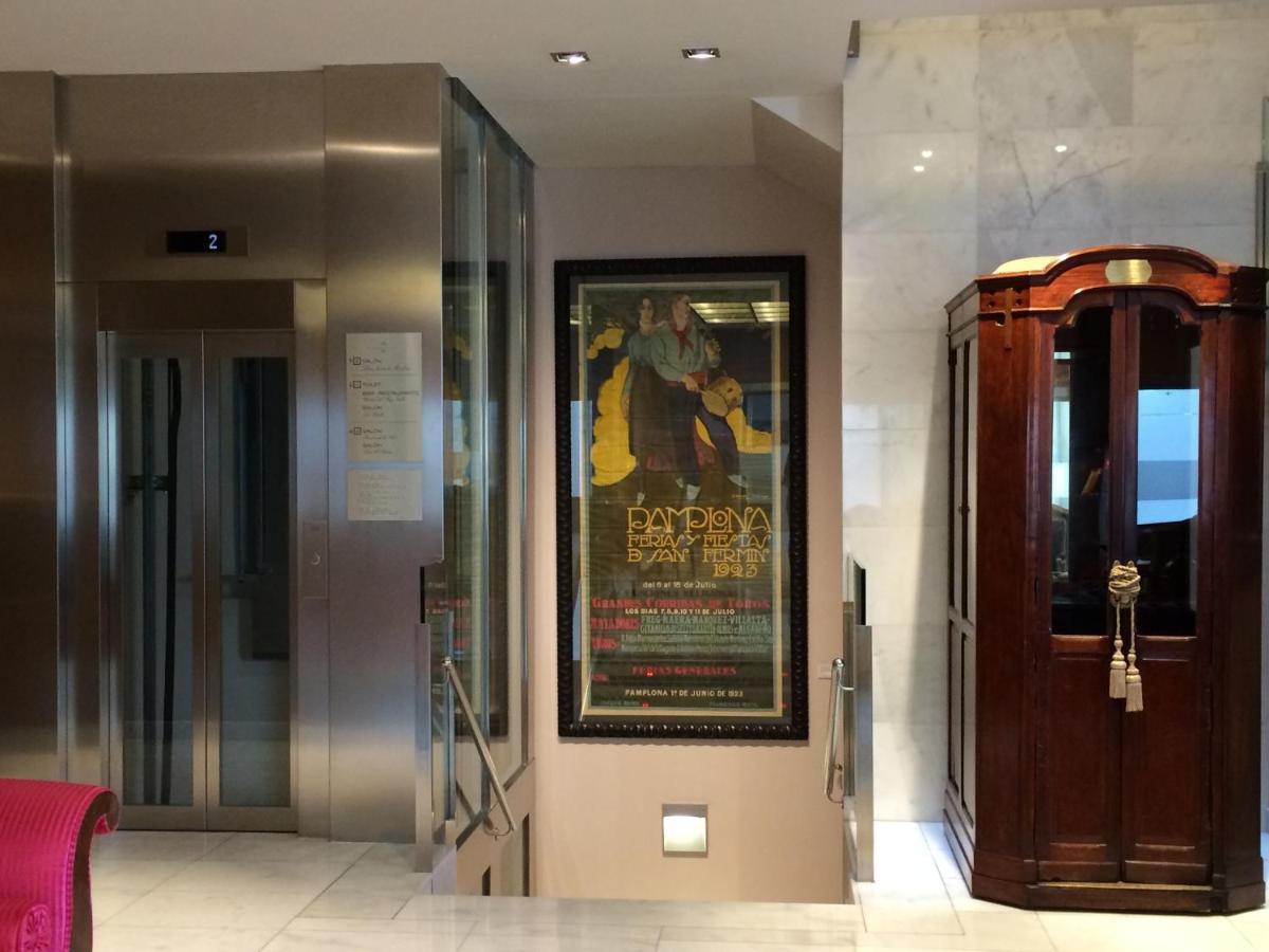 โรงแรมกรัน ลา เปร์ลา ปัมโปลนา ภายนอก รูปภาพ The interior of the hotel