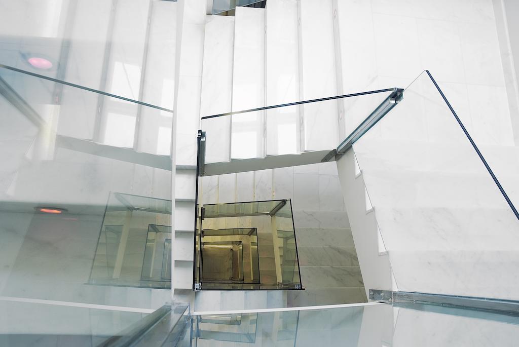 โรงแรมกรัน ลา เปร์ลา ปัมโปลนา ภายนอก รูปภาพ The staircase